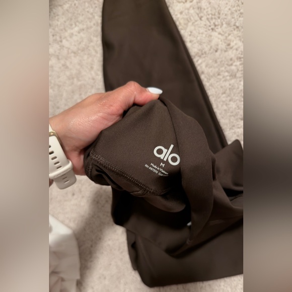 ALO Yoga Other - Alo yoga medium brown leggings